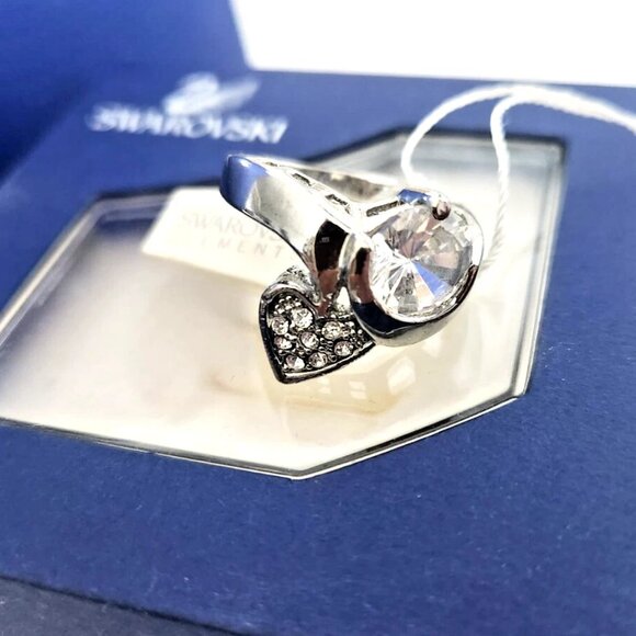✨Luxe Made with SWAROVSKI Clear Crystals White Rhodium Heart Modern Style Ring 7 - Picture 7 of 8